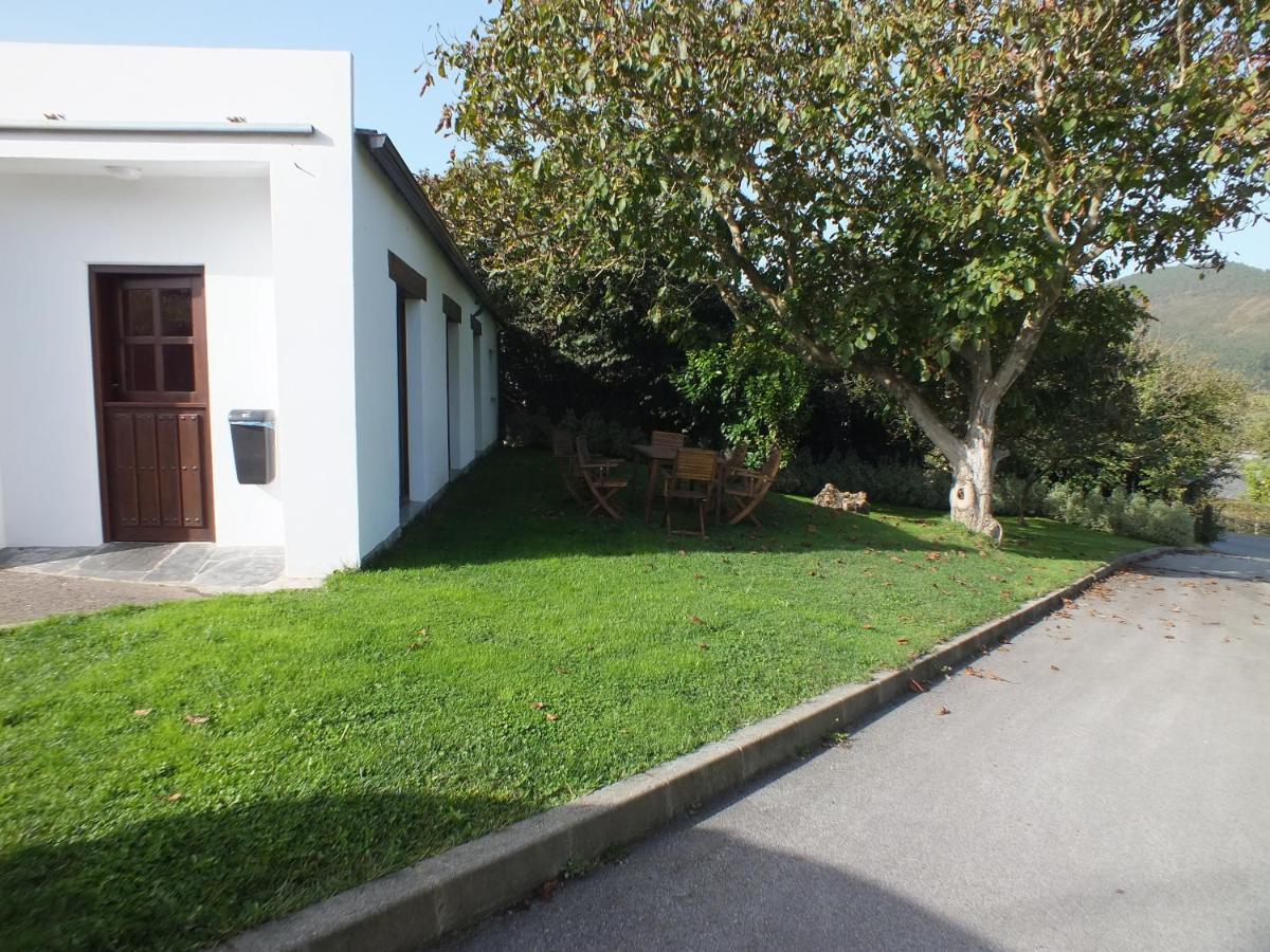 Apartamentos Puerta Del Castro Coana Exterior foto